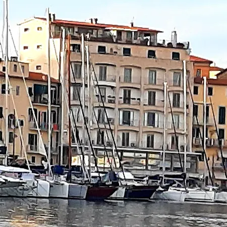 Monolocale La Darsena 费拉约港